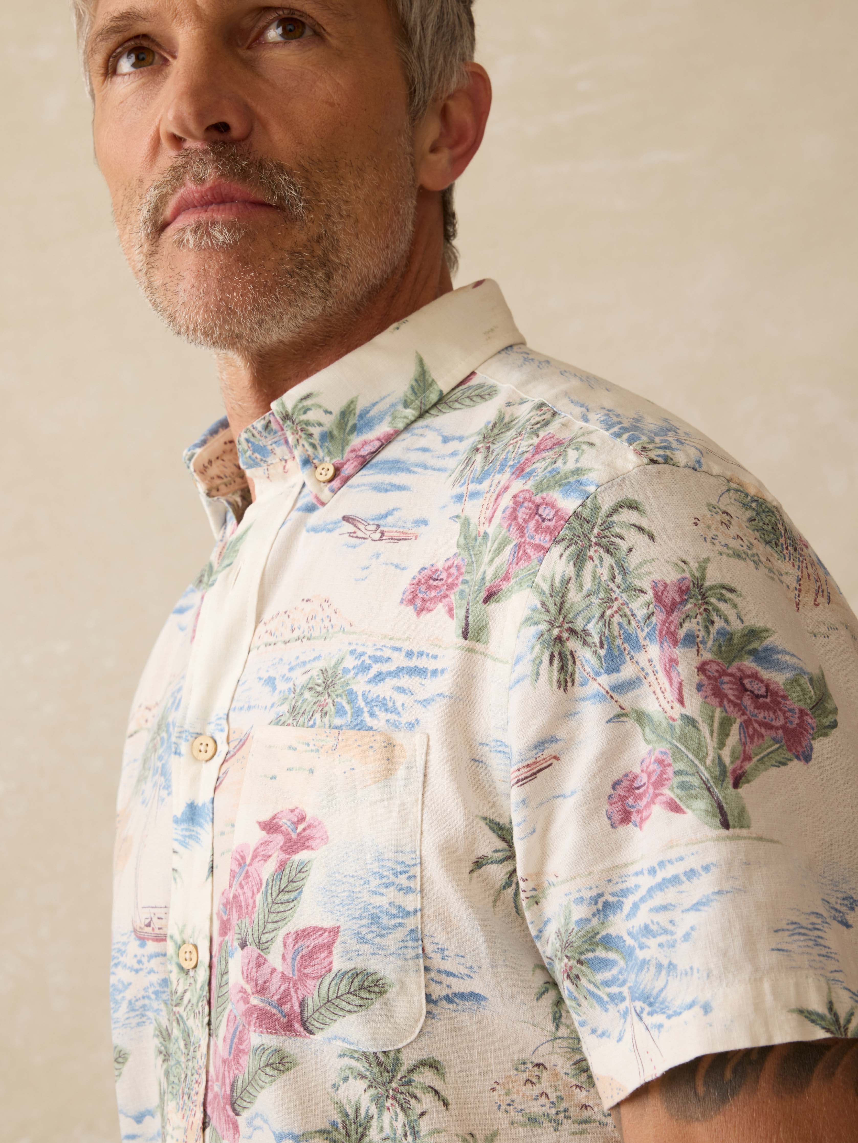 Short- Sleeve Breeze Shirt - Molokai Scenic Tropical
