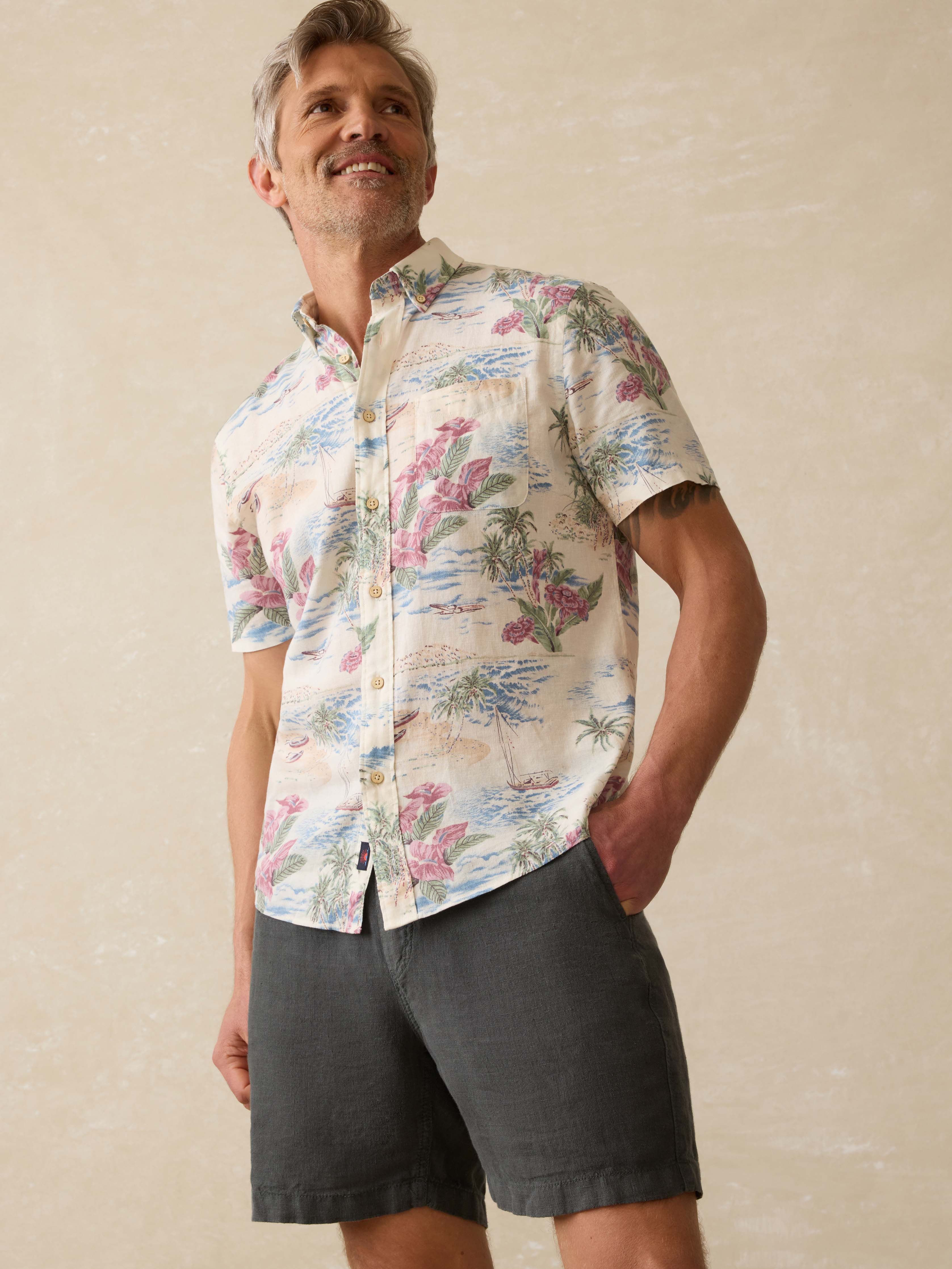 Short- Sleeve Breeze Shirt - Molokai Scenic Tropical
