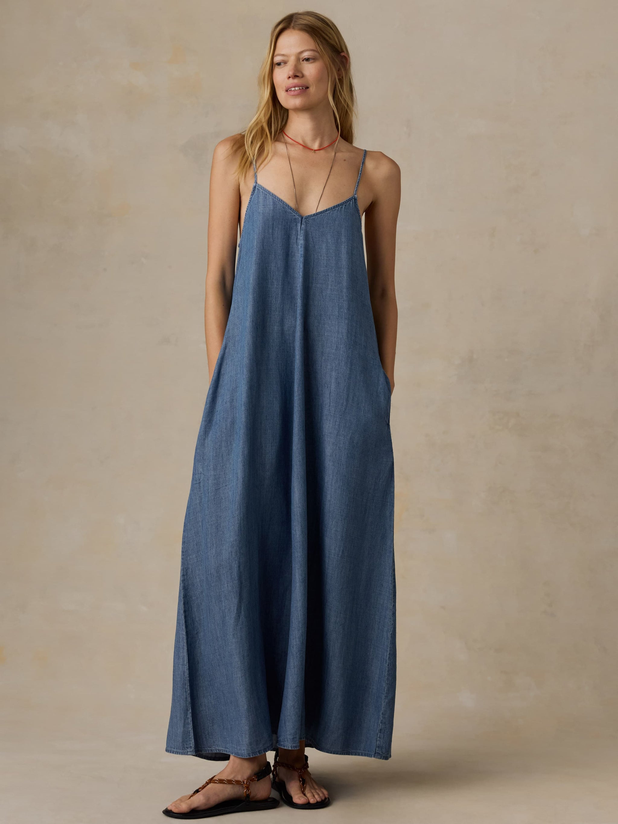 Faherty Tried & True Chambray Slip Dress| Harbour Thread River Mist Wash / S