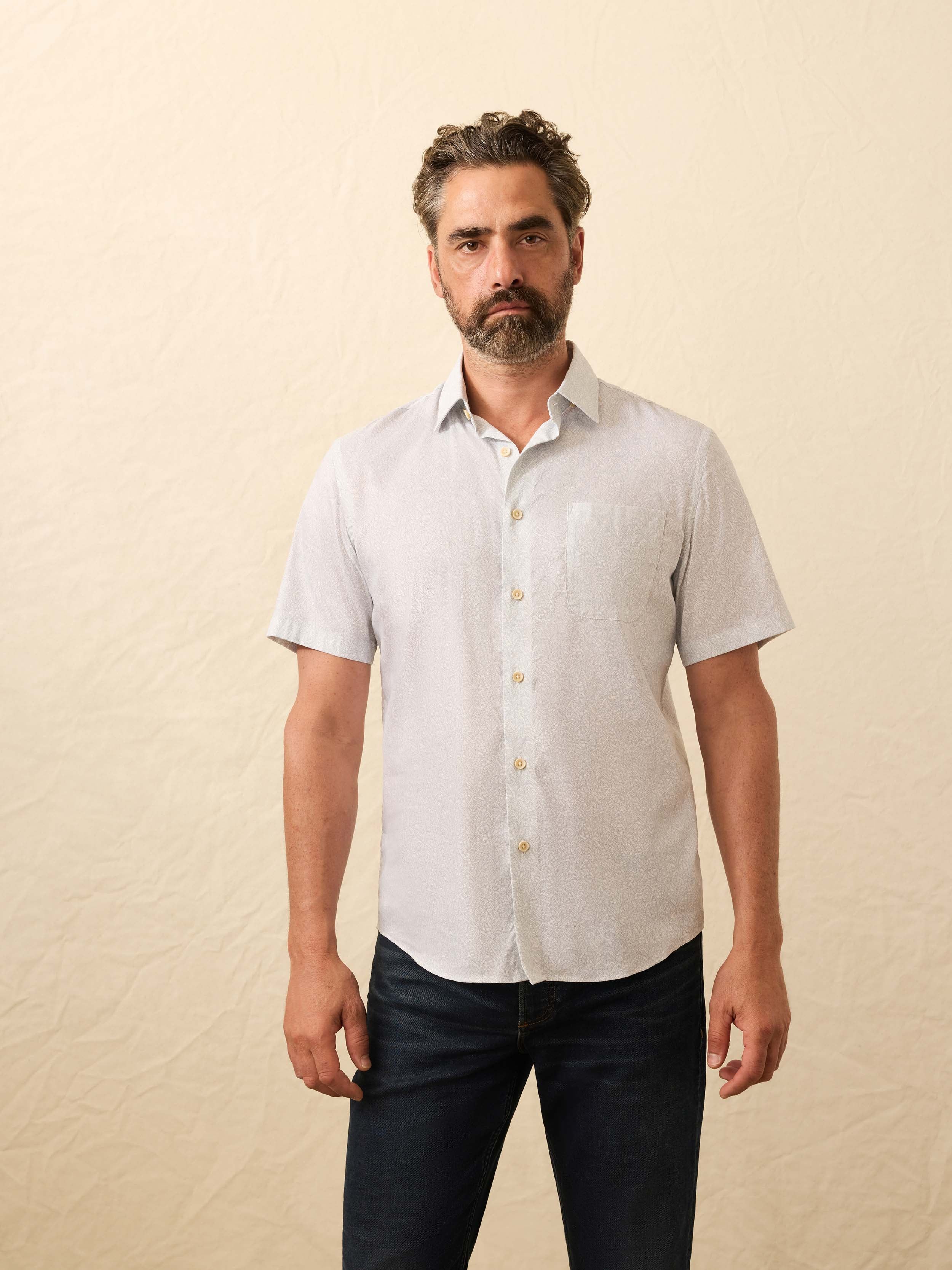Short-Sleeve Movement™ Monterey Shirt - Ivory Sky Rainforest