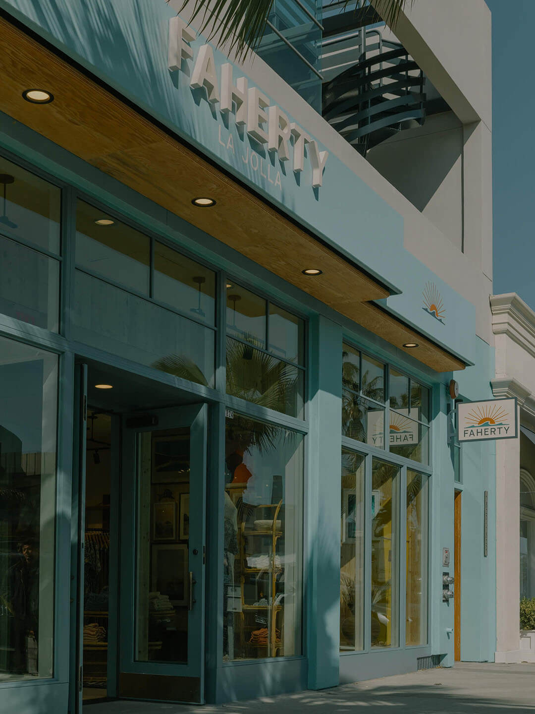 Store Locator - An exterior image of Faherty La Jolla