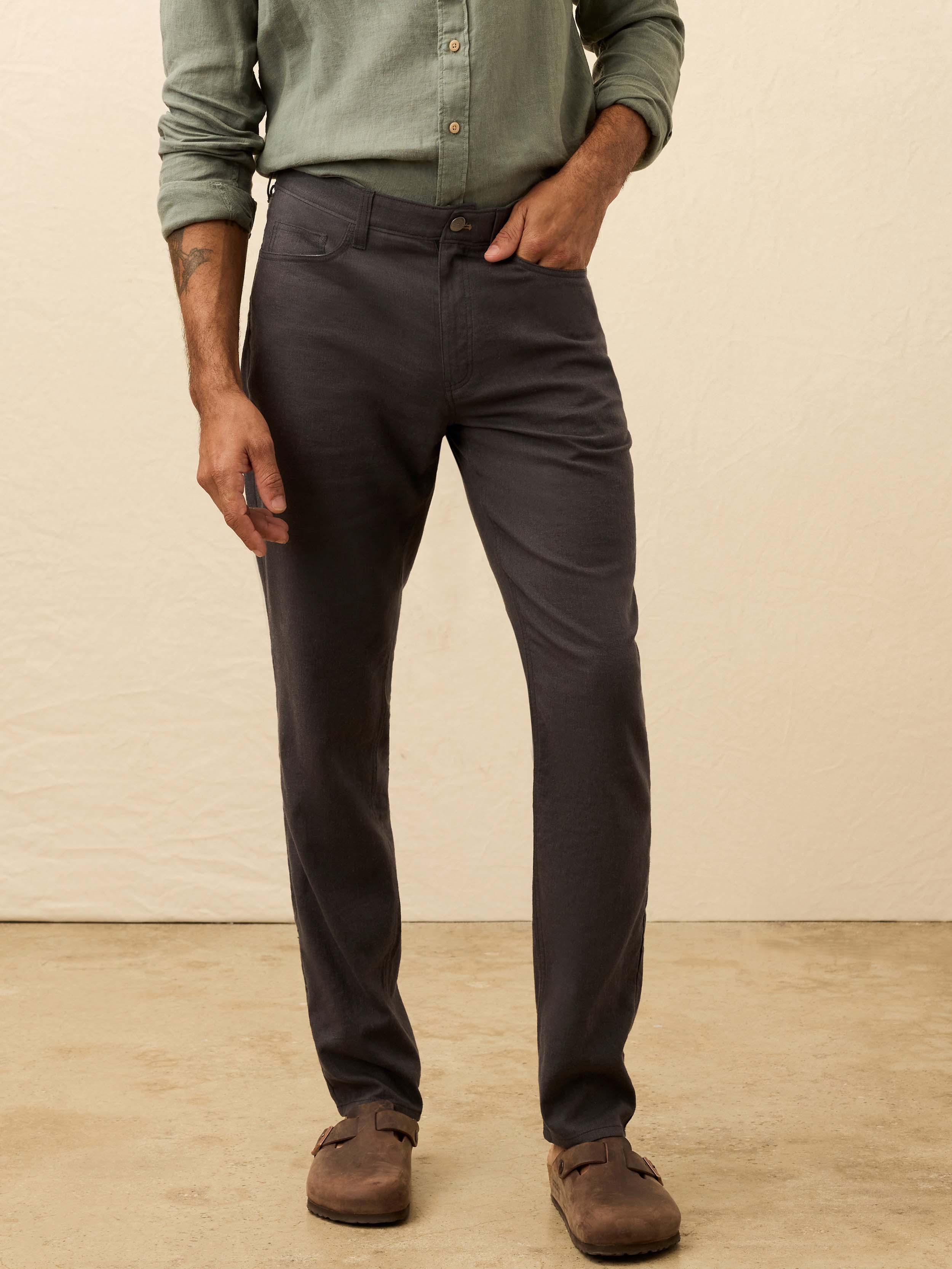 Faherty Movement Linen 5 Pocket Pant in Charcoal - Size 38x32 Faherty Movement Linen 5 Pocket Pant in Charcoal - Size 38x32