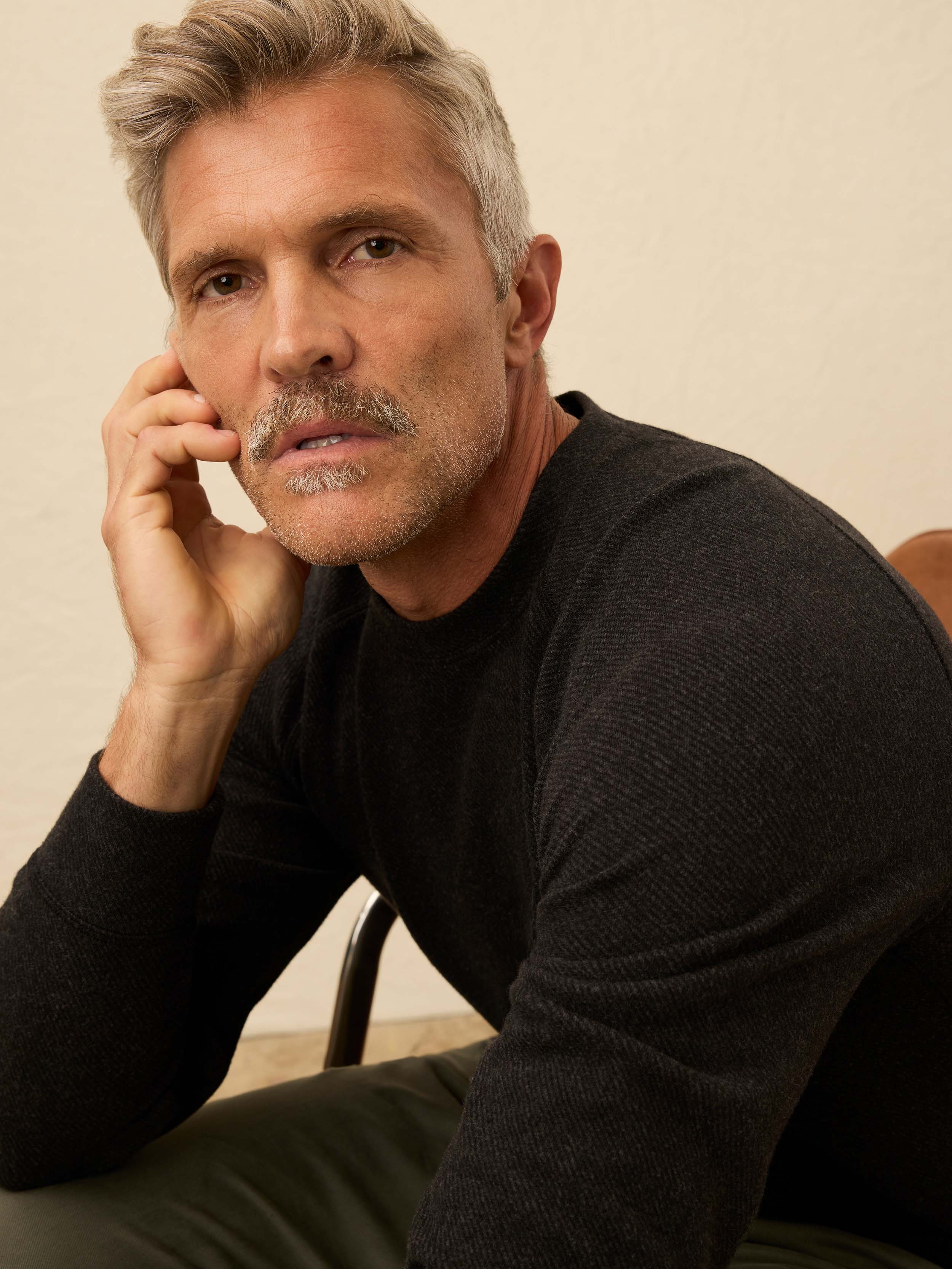 Legend Sweater Crew - Heathered Black Twill