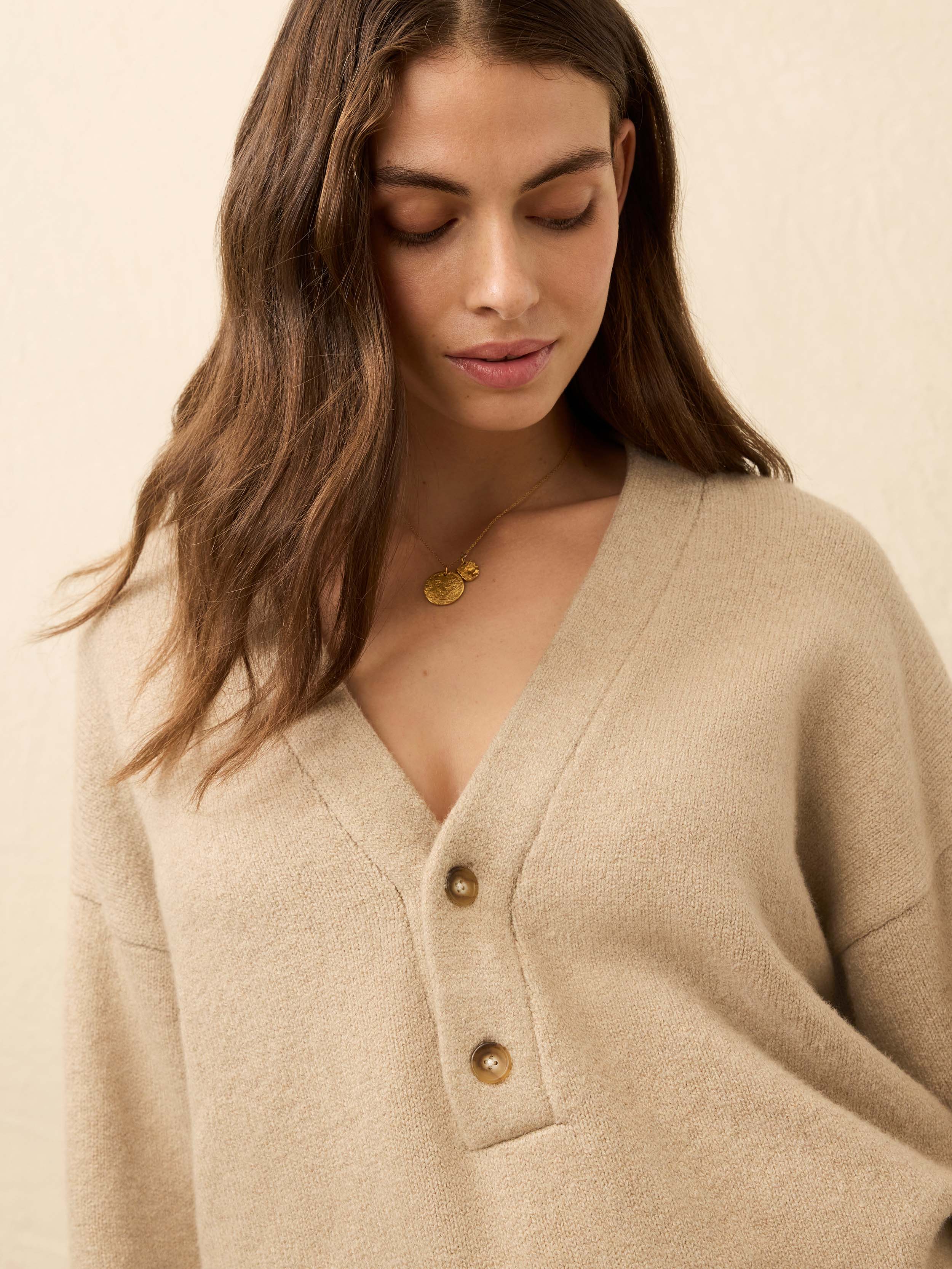 SIMPLE PROJECT V Sweater Tan ニット セーター 6397 Classic V Neck Sweater - Camel | Garmentory