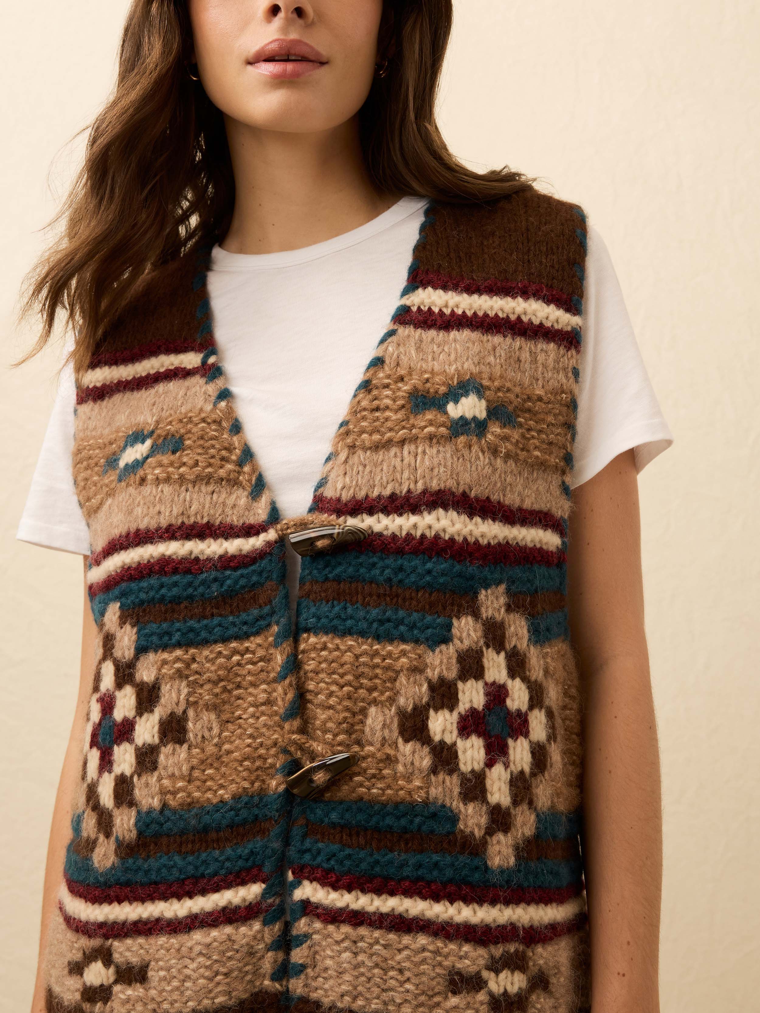 Bibiy B. Club Knit Vest ニットベスト B. Yellowtail Hand Knit Sweater Vest - Pretty Eagle | Faherty Brand