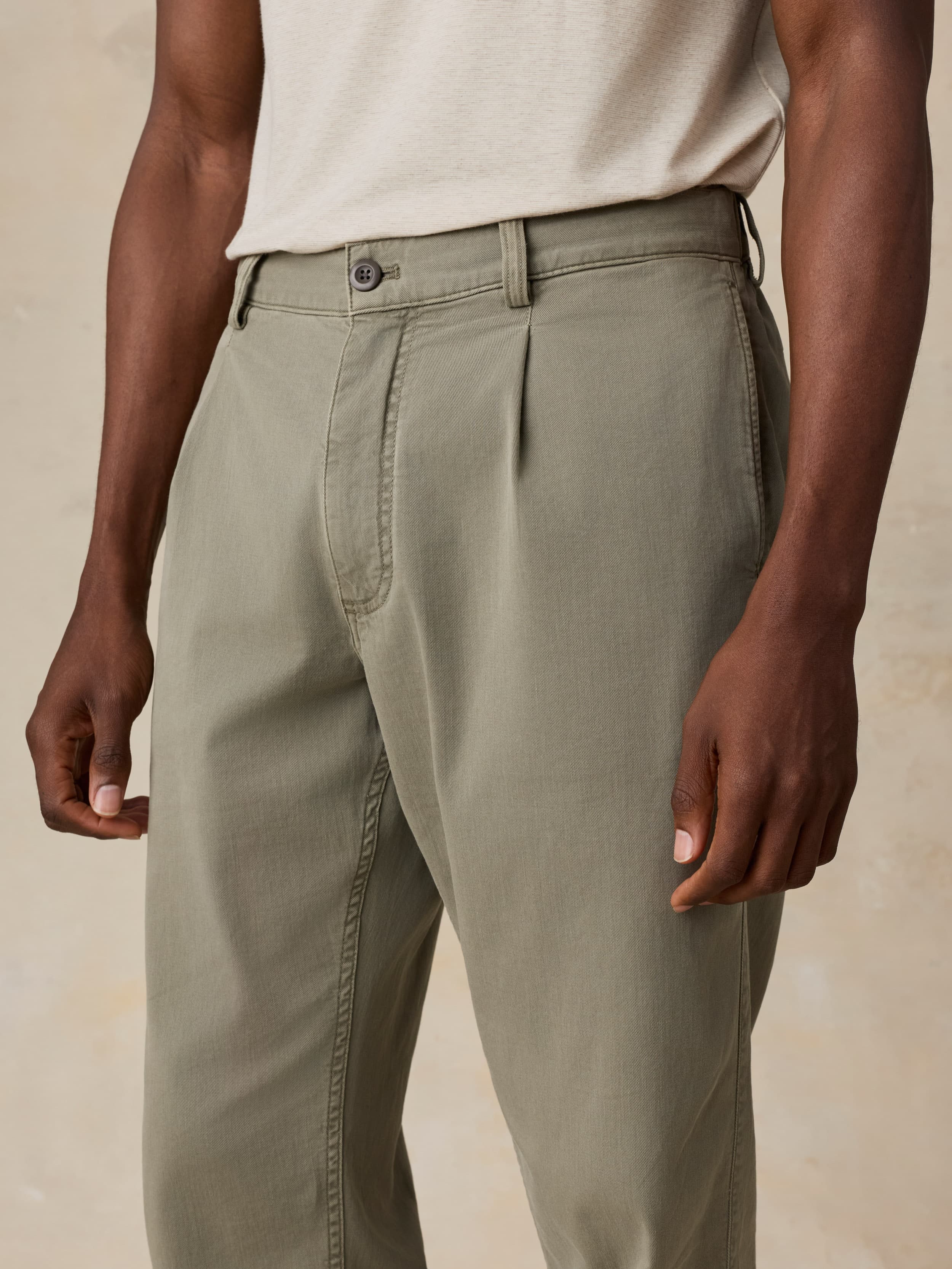 Beach Chino Pant - Light Pine | Faherty Brand