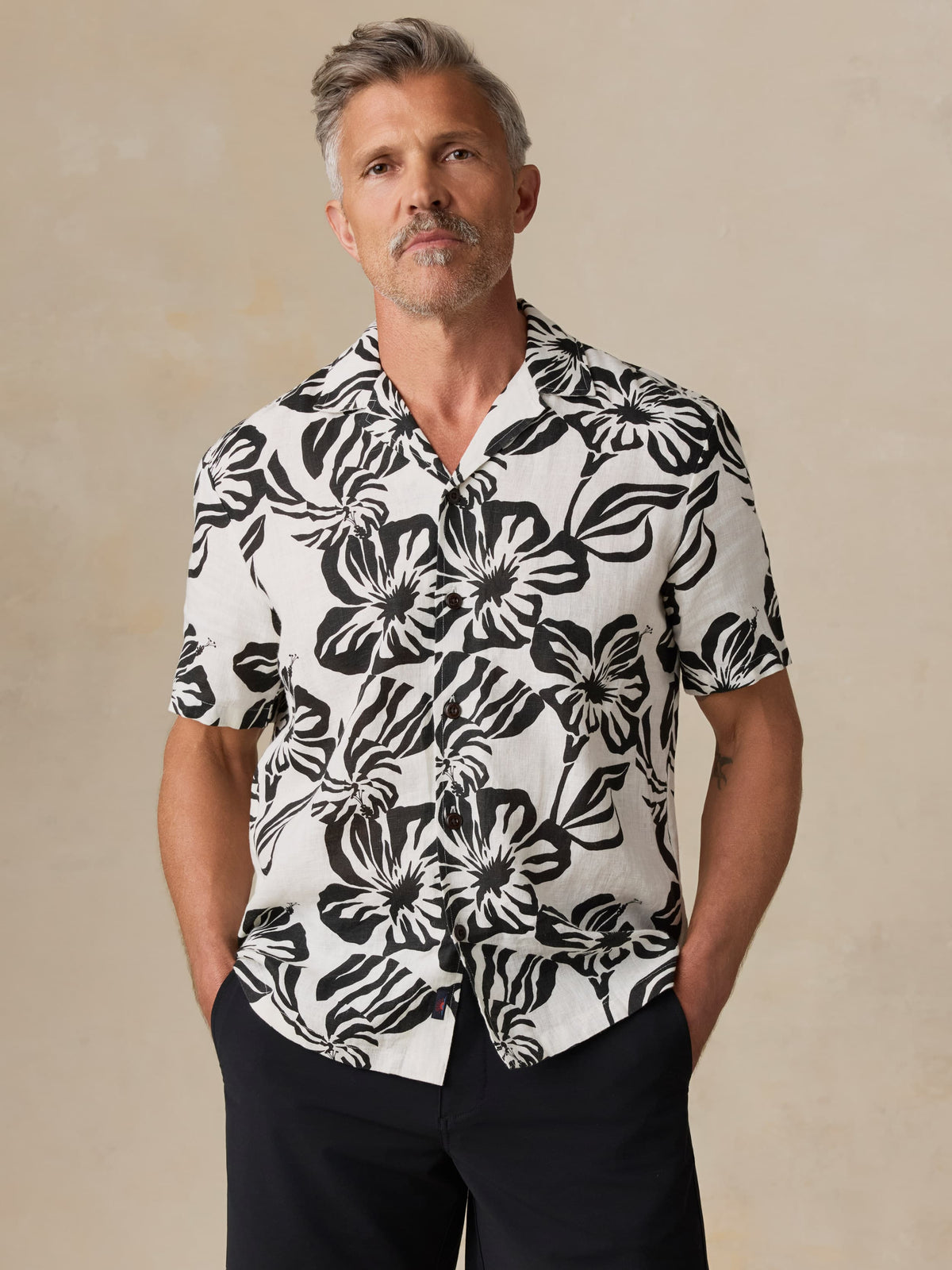 Men's Short-Sleeve Linen Camp Shirt