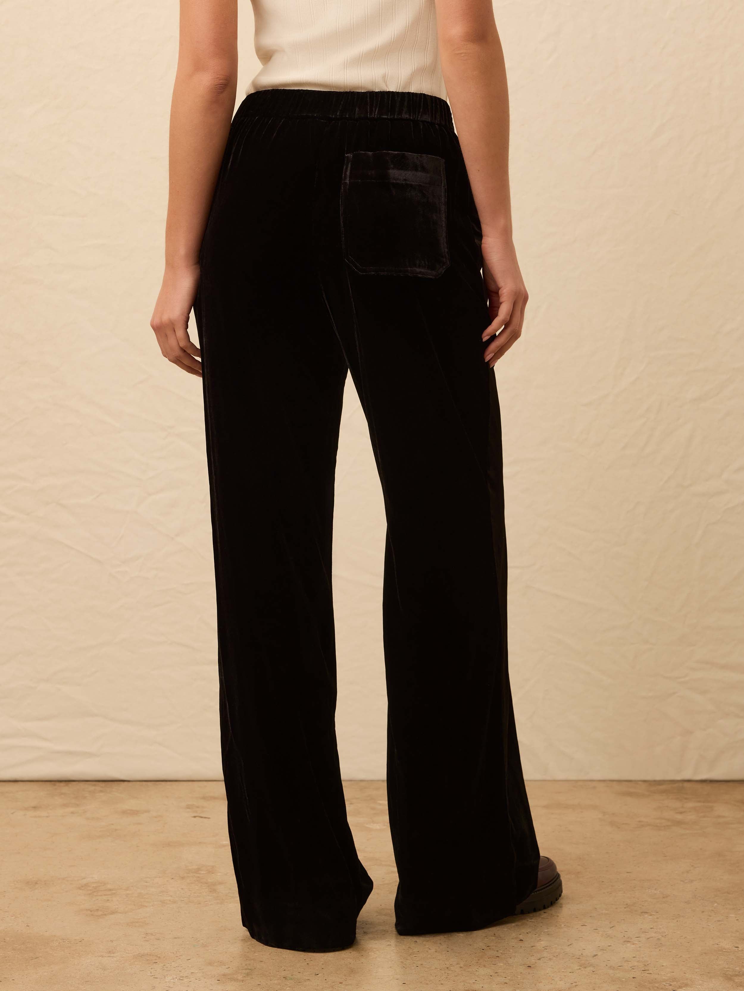 Stretch Silk Velvet Genevieve Pant - Black | Faherty Brand