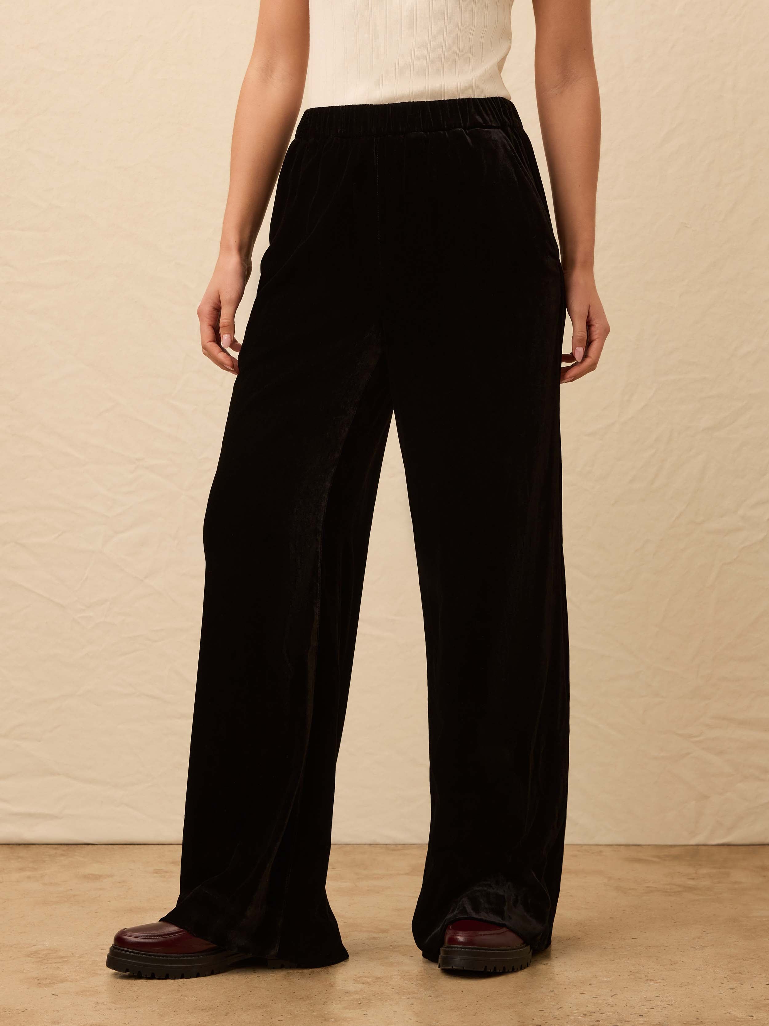 Stretch Silk Velvet Genevieve Pant - Black | Faherty Brand