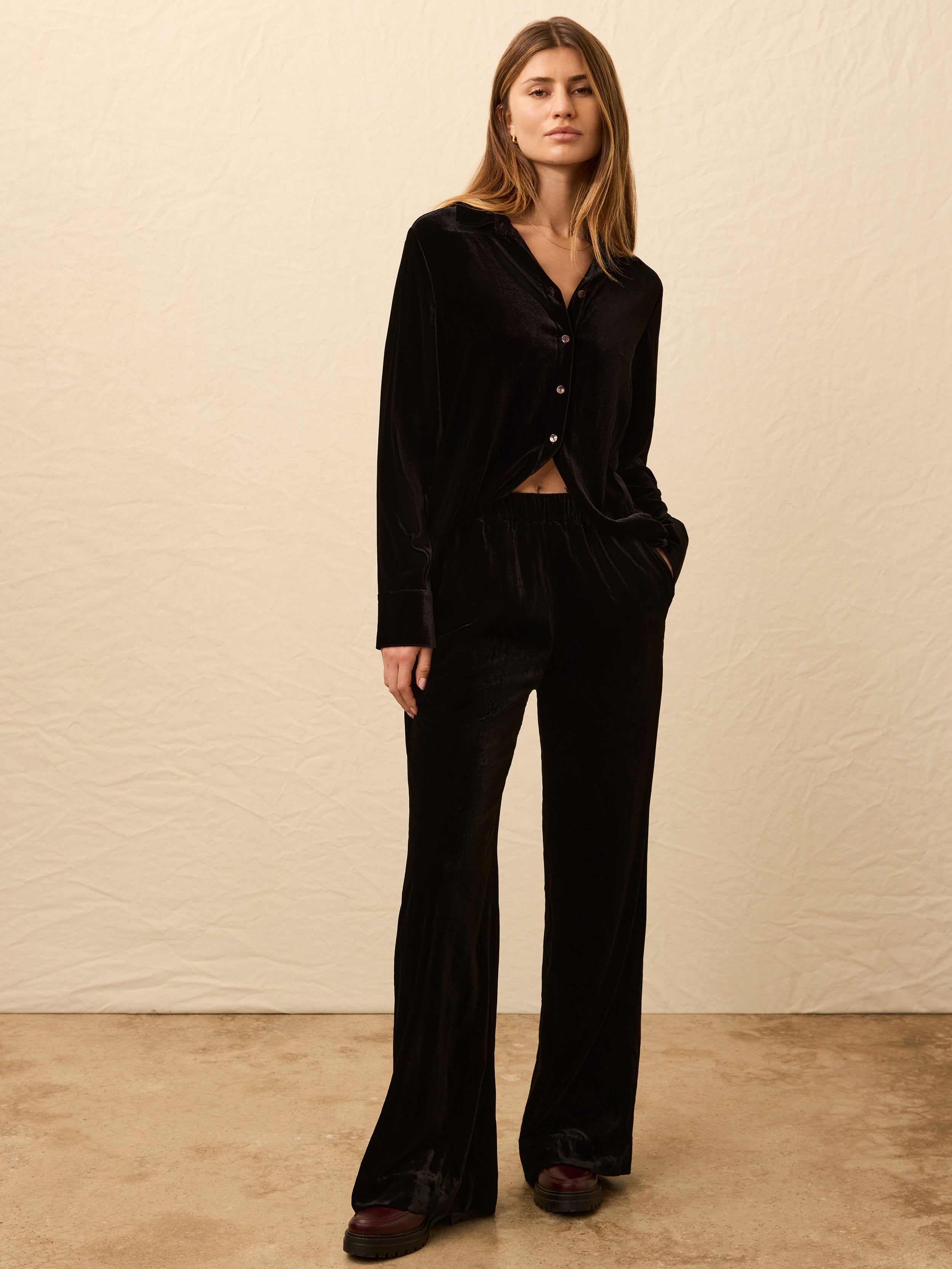 トップス 00s civarize black velvet velours shirt Stretch Silk Velvet Genevieve Shirt - Black | Faherty Brand