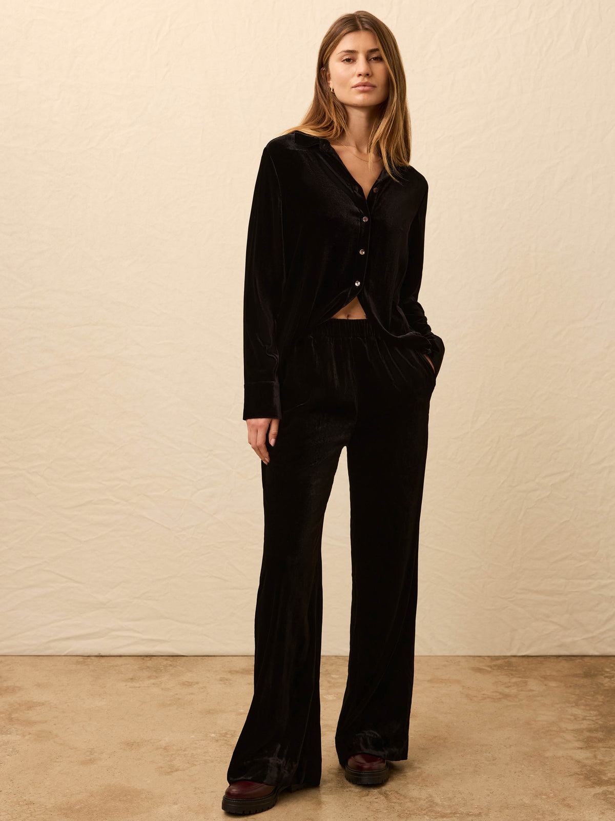 Stretch Silk Velvet Genevieve Shirt - Black | Faherty Brand