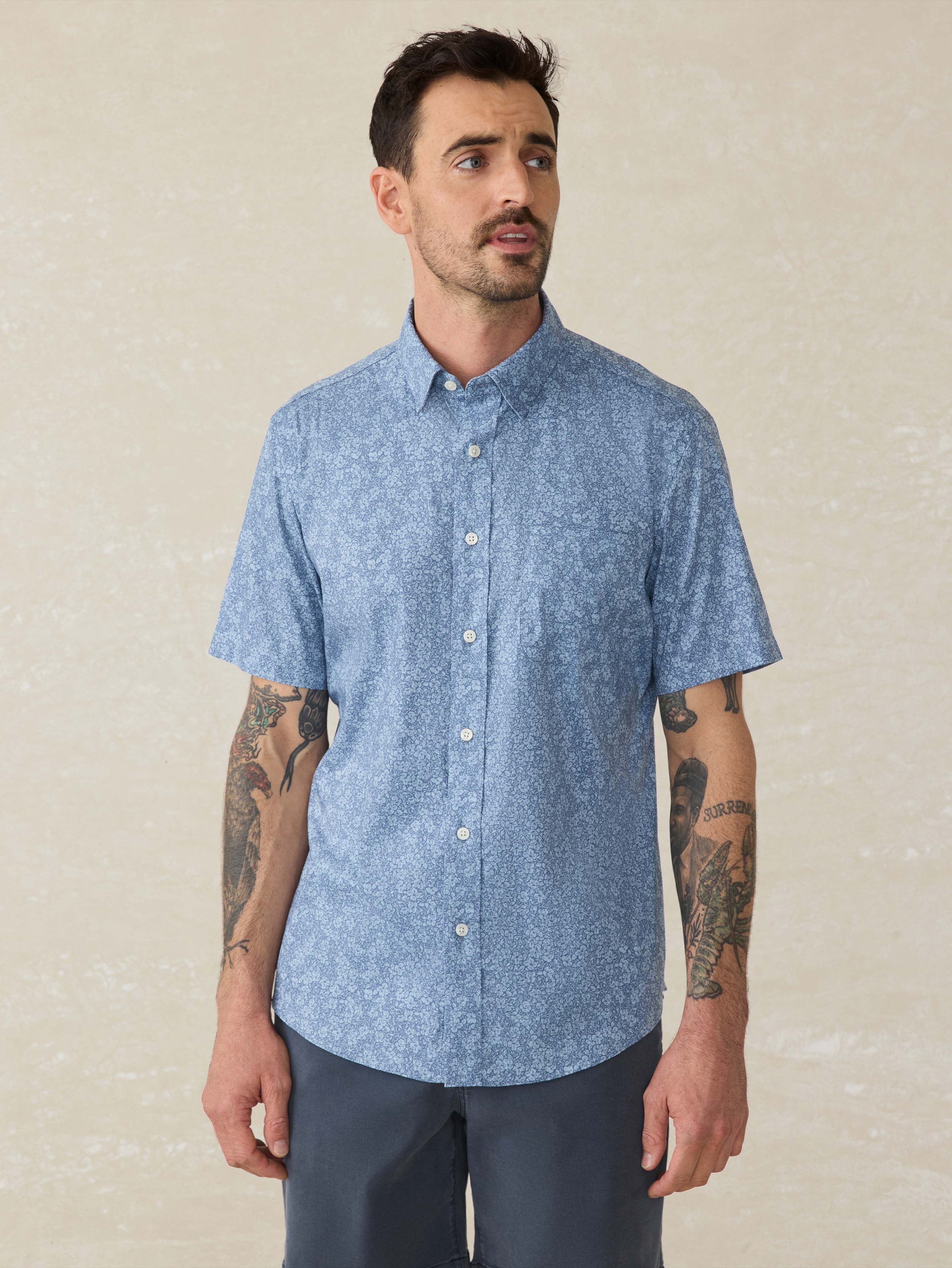 Faherty Brand Men's Movement Short Sleeve Shirt in Horizon Bloom, Size L, Lightweight