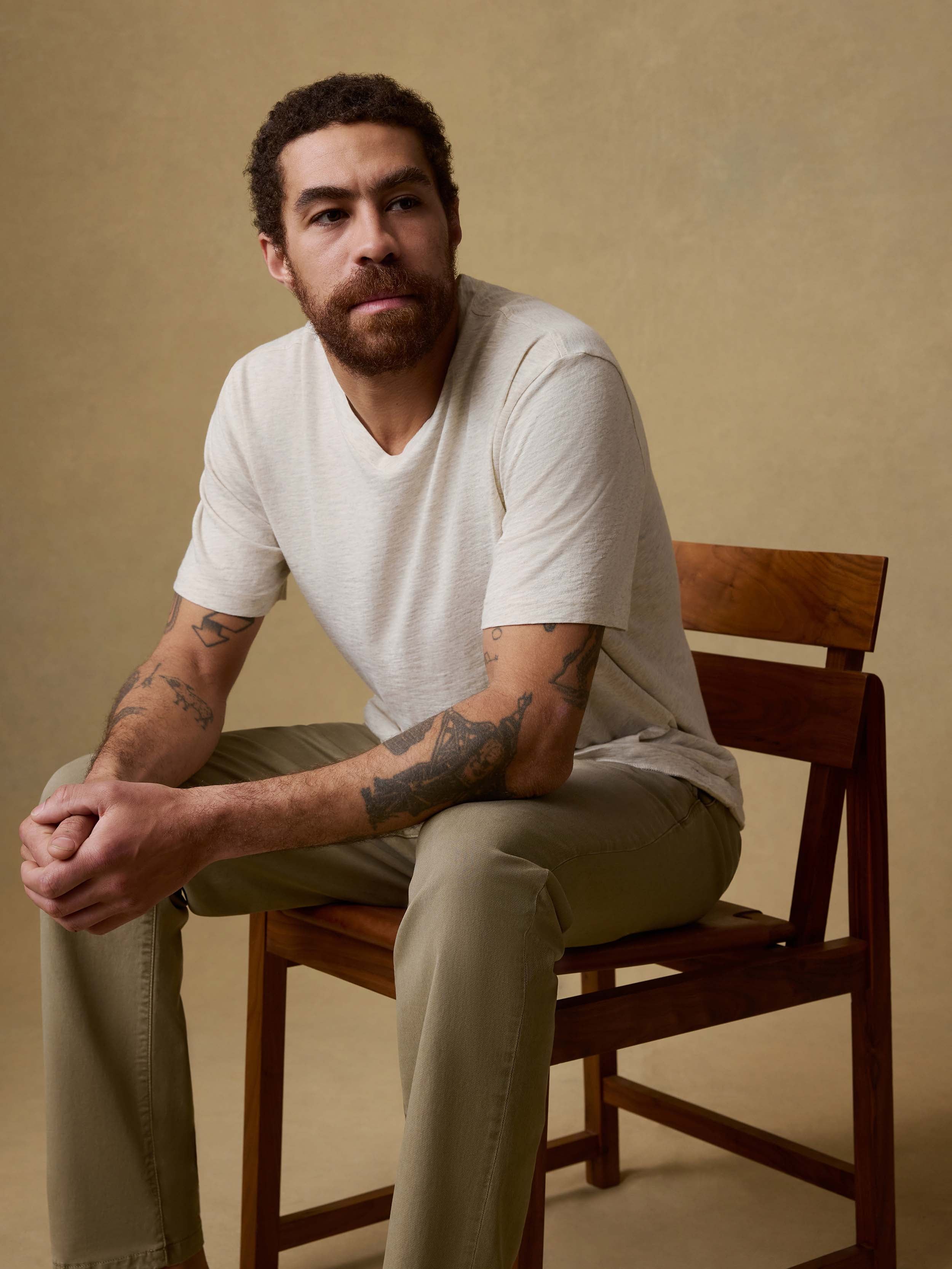 Short-Sleeve Sunwashed V-Neck Tee - Island Dune Heather | Faherty Brand