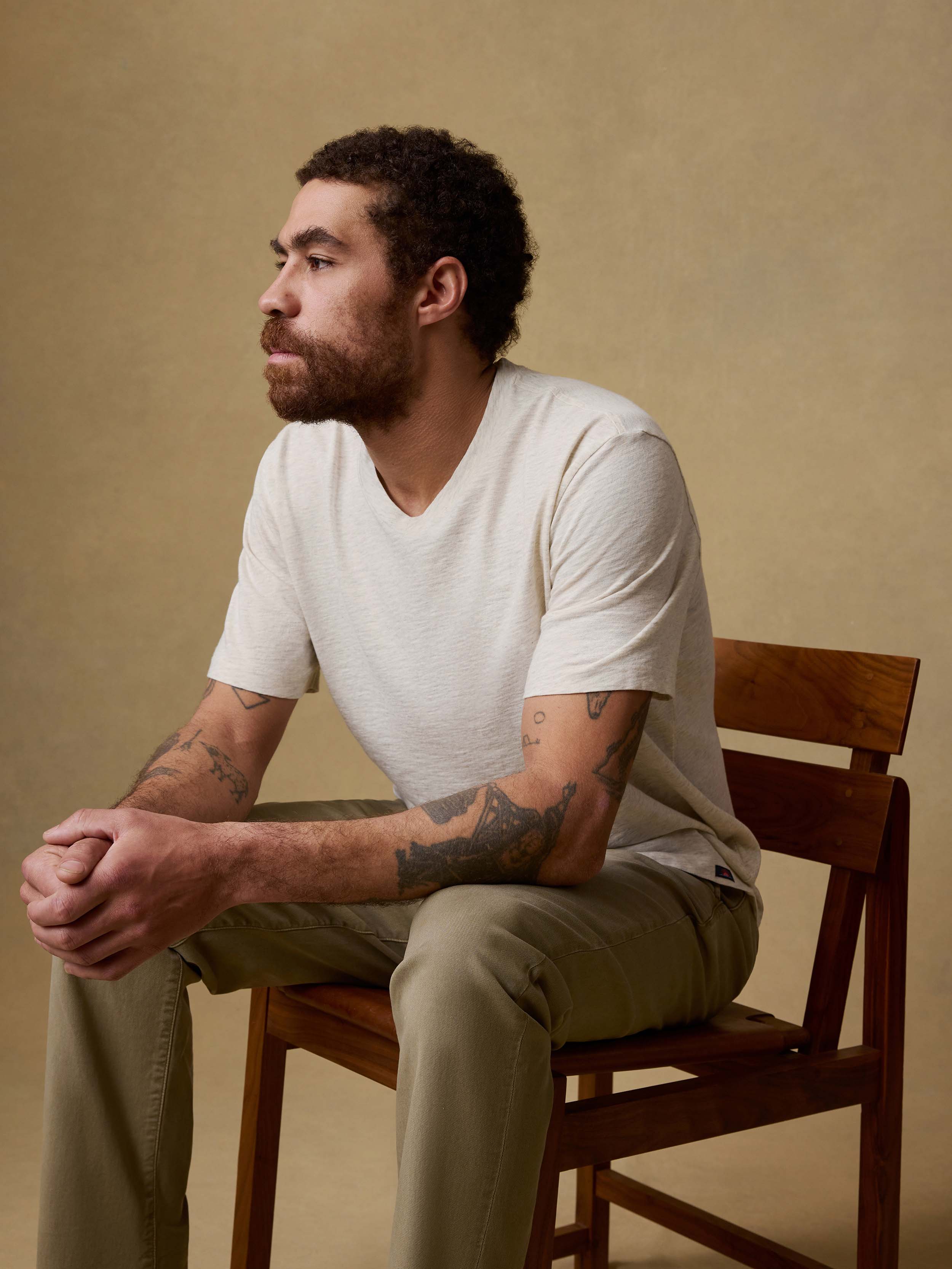 Short-Sleeve Sunwashed V-Neck Tee - Island Dune Heather | Faherty Brand