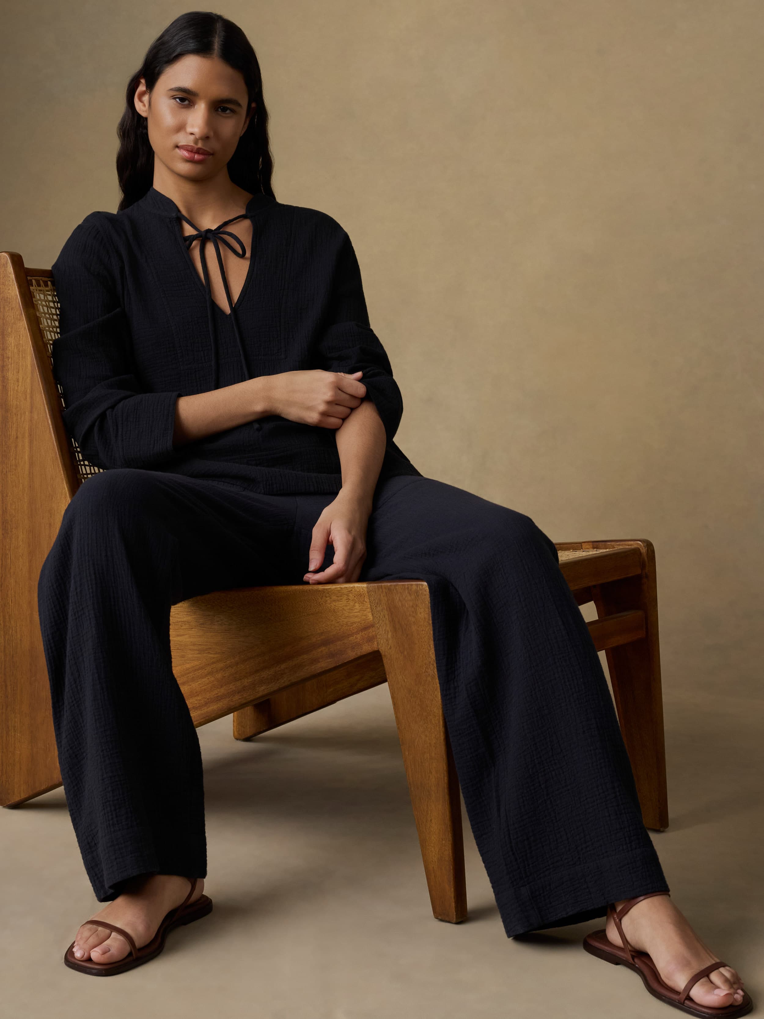  | Laidback Gauze Pant - Black | Faherty Brand