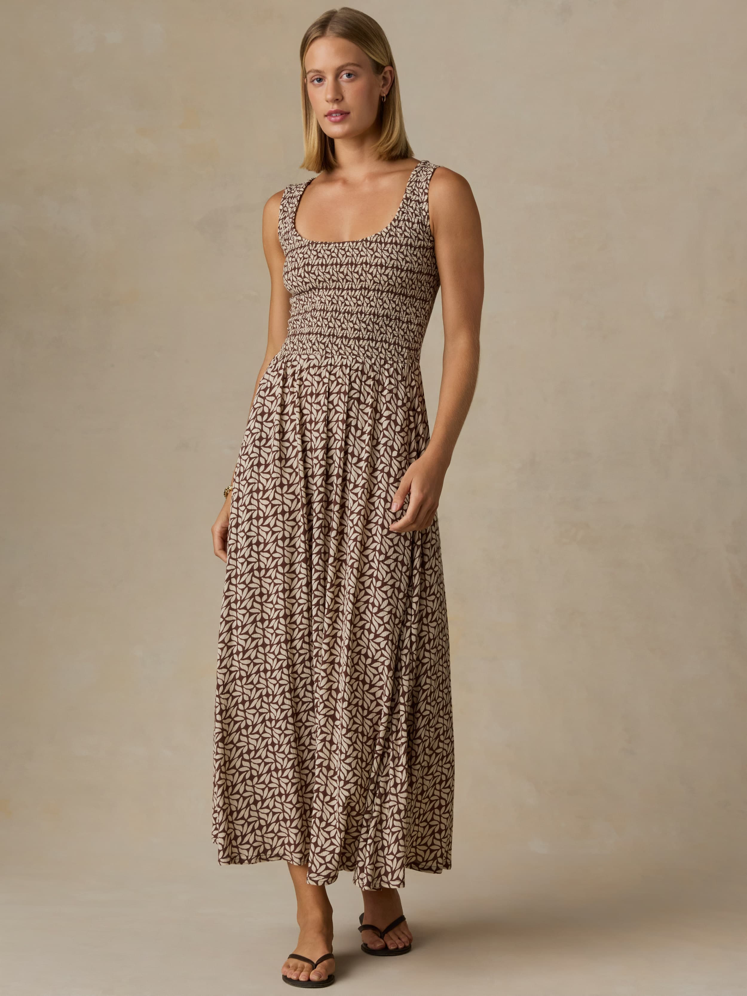 Faherty Women's Sophia Smocked Dress - Chocolate Petal, Size XS, Viscose Faherty Women's Sophia Smocked Dress - Chocolate Petal, Size XS, Viscose