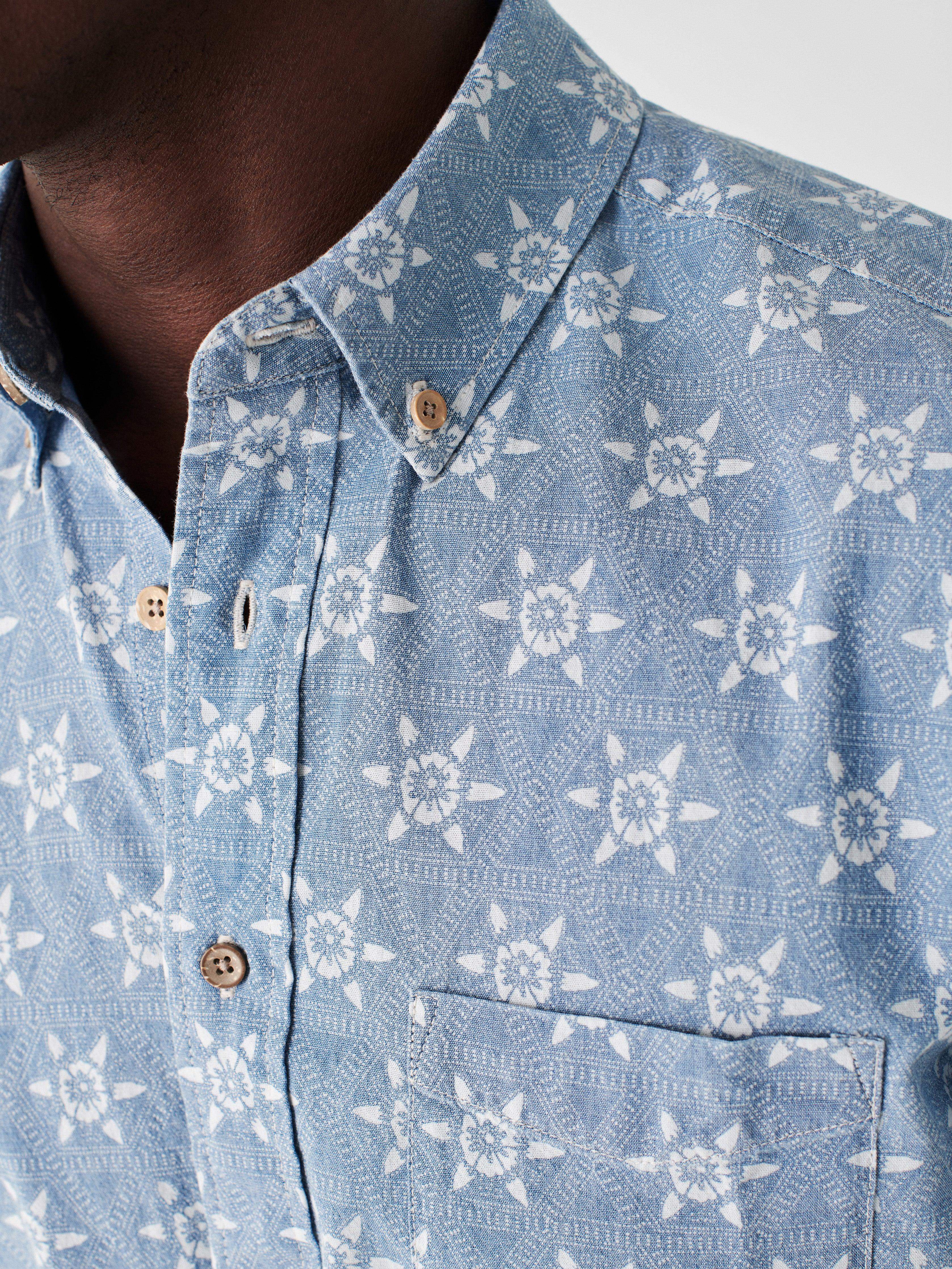 Short-Sleeve Stretch Playa Shirt - Eastern Tile Print