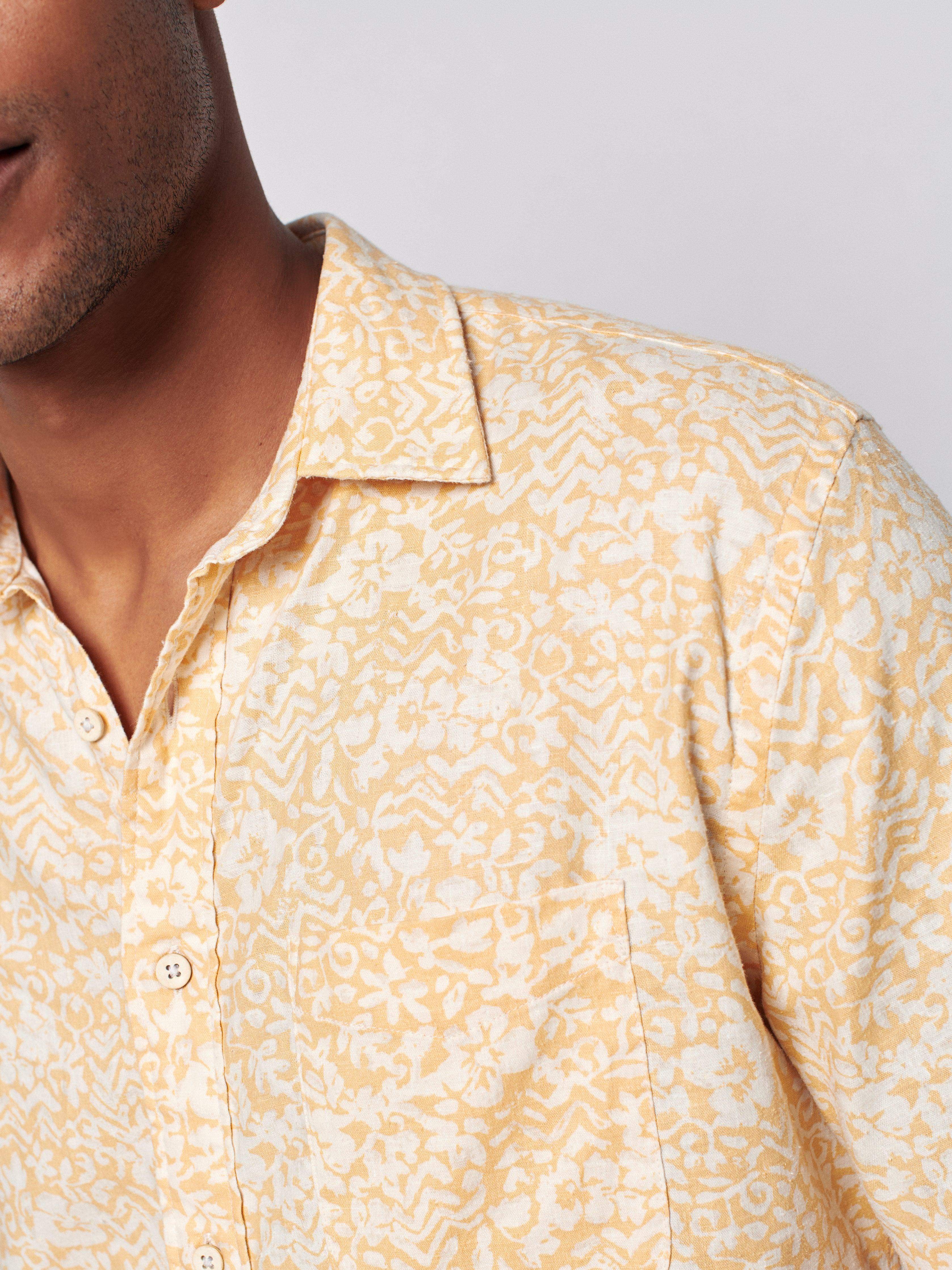 Short-Sleeve Breeze Shirt - Hilo Wheat Floral